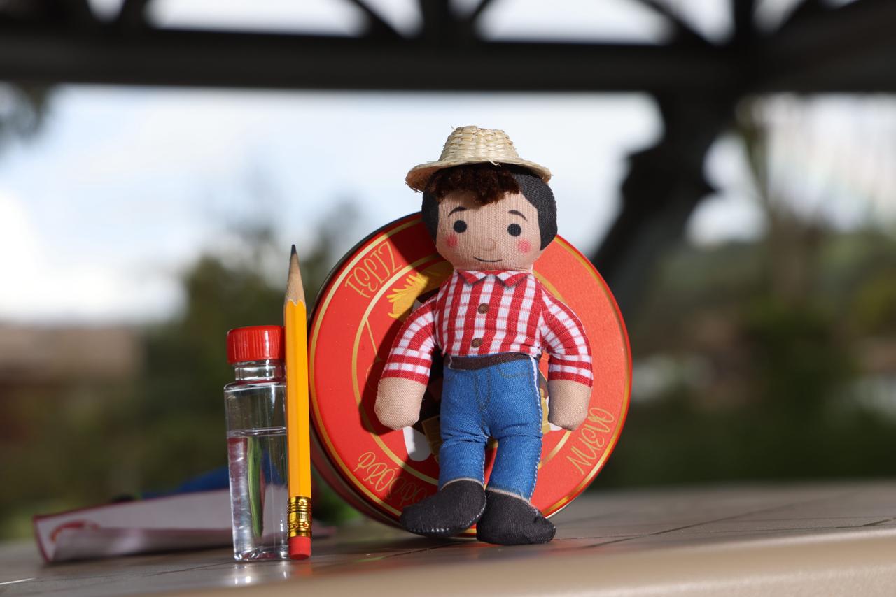 Año viejo camisa roja.